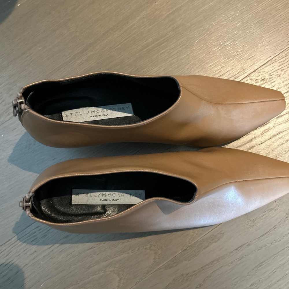 Stella McCartney Tan Pointed Low Kitten Heel Ankle Booties Size: 39 (8.5) - Picture 6 of 10